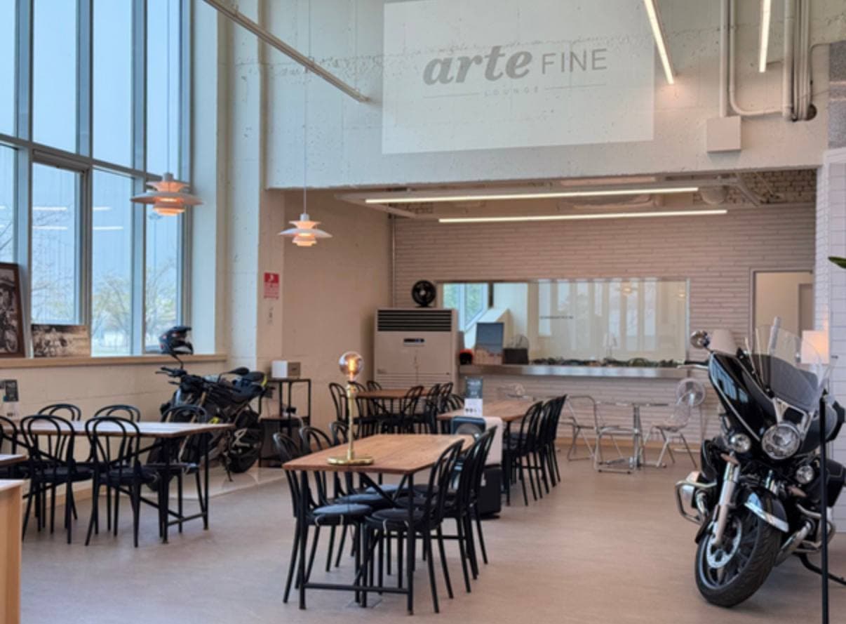 Artefine Cafe Lounge